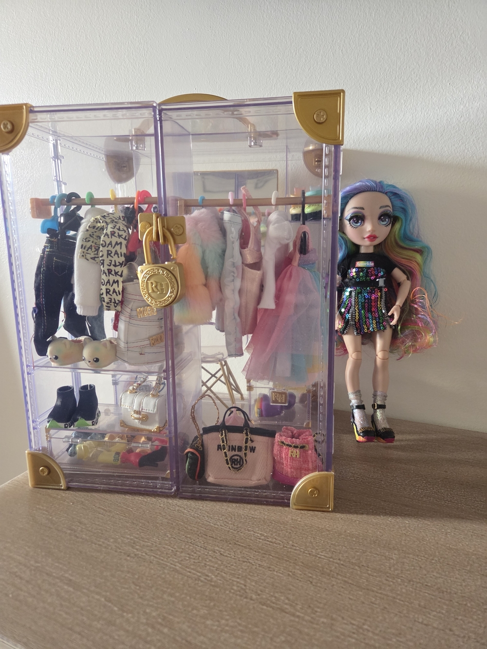 Rainbow High Deluxe Fashion Closet